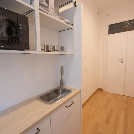 Domus Castroni Germanico 住宿加早餐酒店