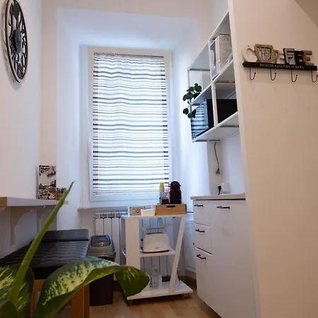 Domus Castroni Germanico 住宿加早餐酒店